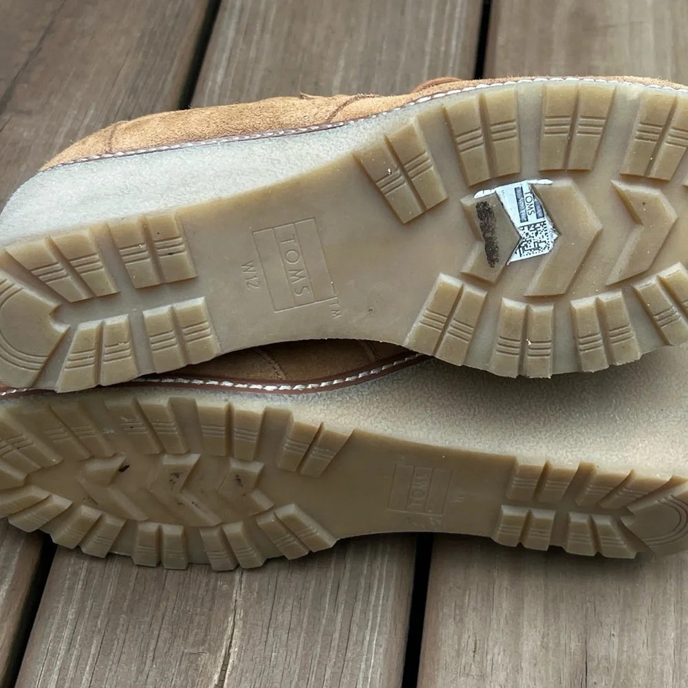 TOMS Desert Wheat Shearling Lined Suede Wedge Ankle Bootie‎ Size: 12